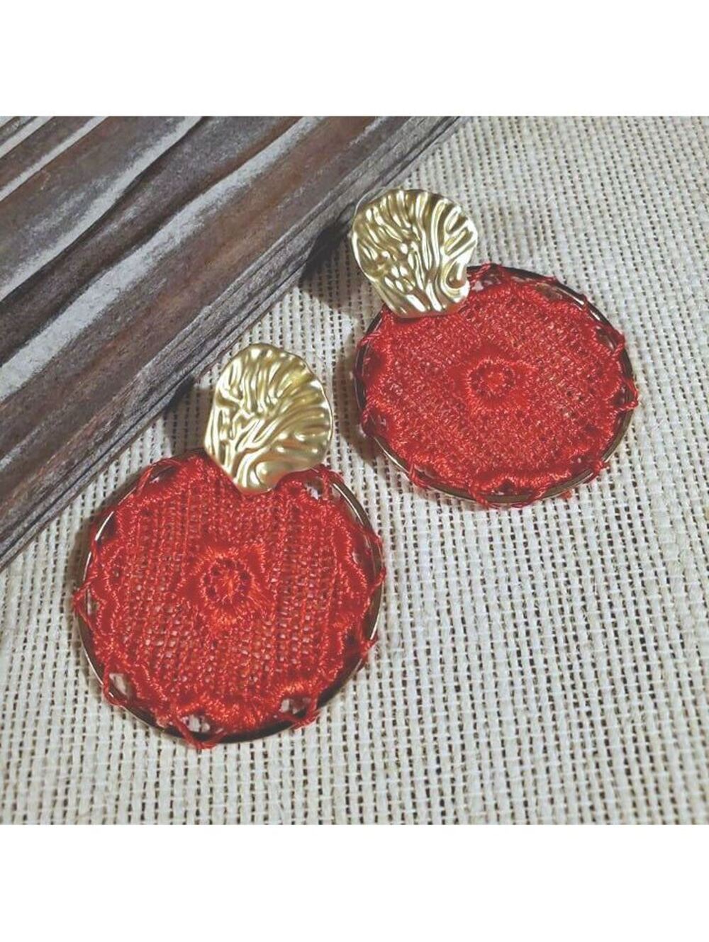 Red Lace Matte Gold Earrings Round
